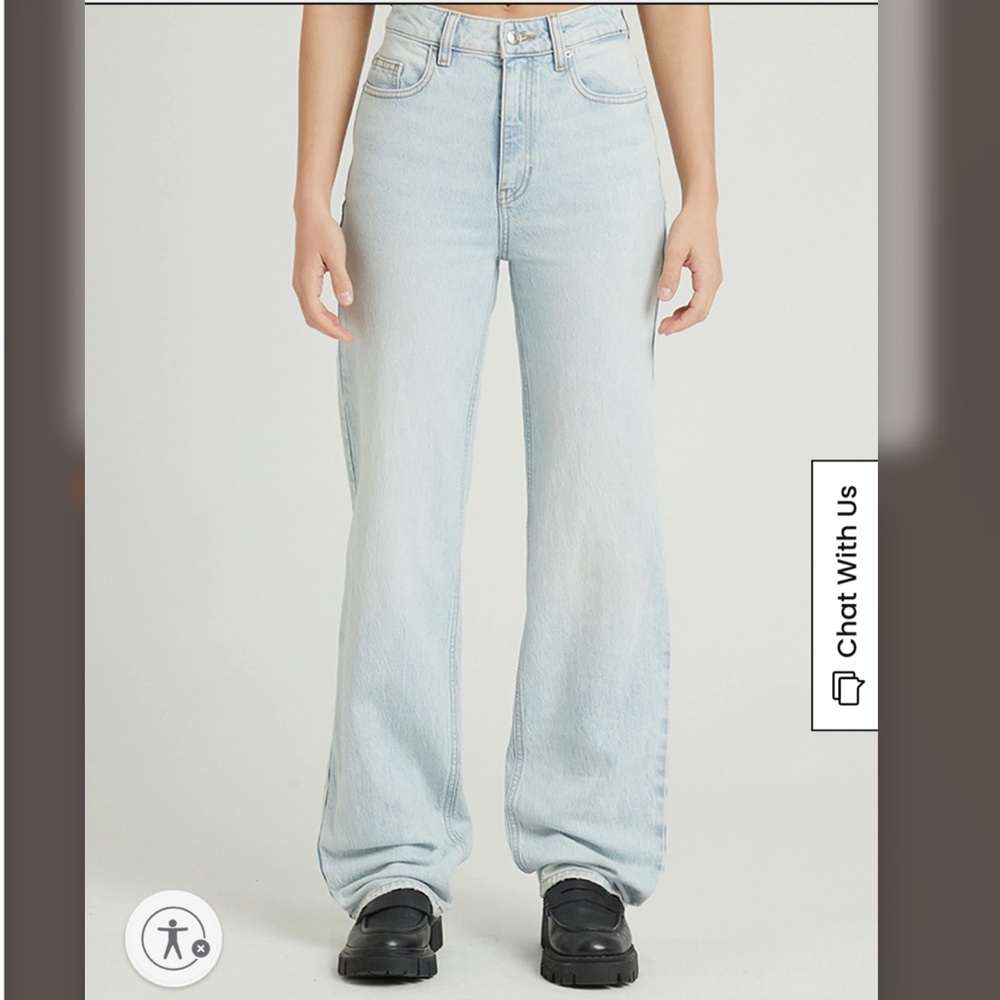 Pacsun Stretch Light Indigo '90s Boyfriend Jeans
Size 23